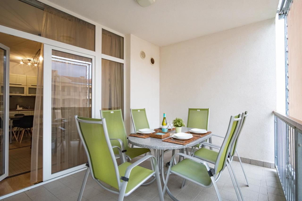 MF Villa Azúr Wellness Apartment Siófok Exterior foto