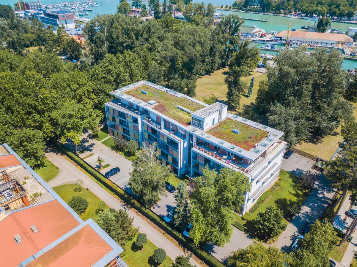 MF Villa Azúr Wellness Apartment Siófok Exterior foto